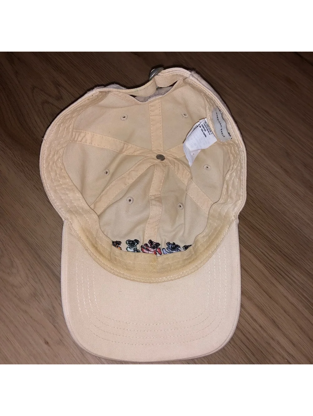 AMERICAN EAGLE GRATEFUL DEAD DANCING BEARS ADJUSTABLE STRAPBACK HAT CREAM WHITE